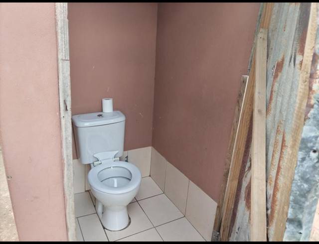 3 BEDROOM HOUSE FOR SALE IN KWAMASHU